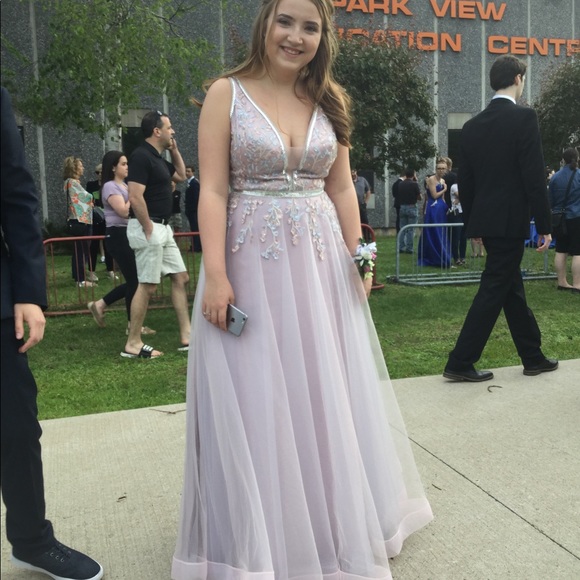 Prom dress - Picture 2 of 3